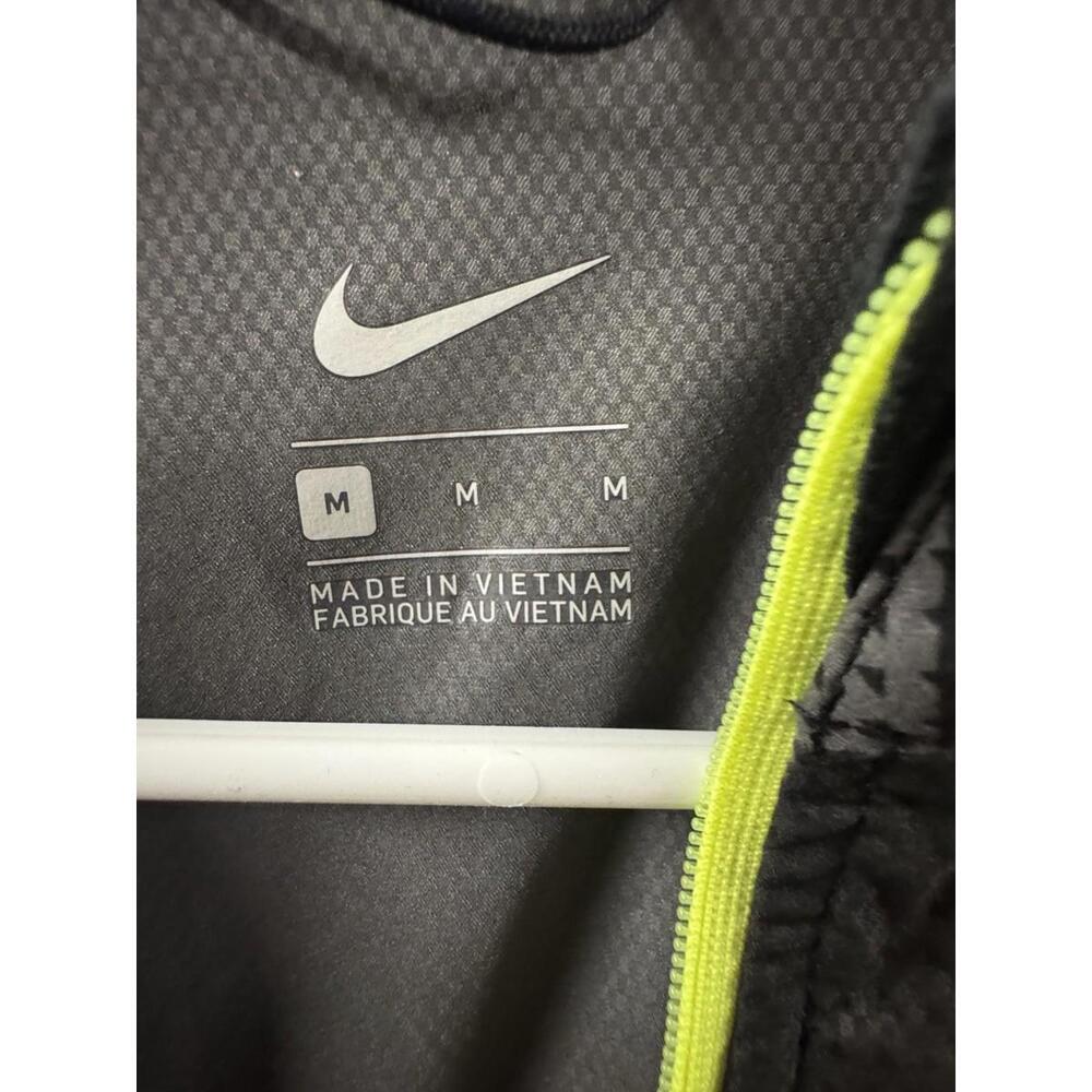 Nike Windrunner D.Y.E. Packable Running Jacket Sz Medium DR2827-010 Black Grey - Picture 2 of 3